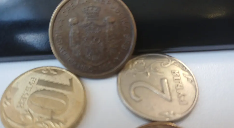 dinar rublje novac.webp